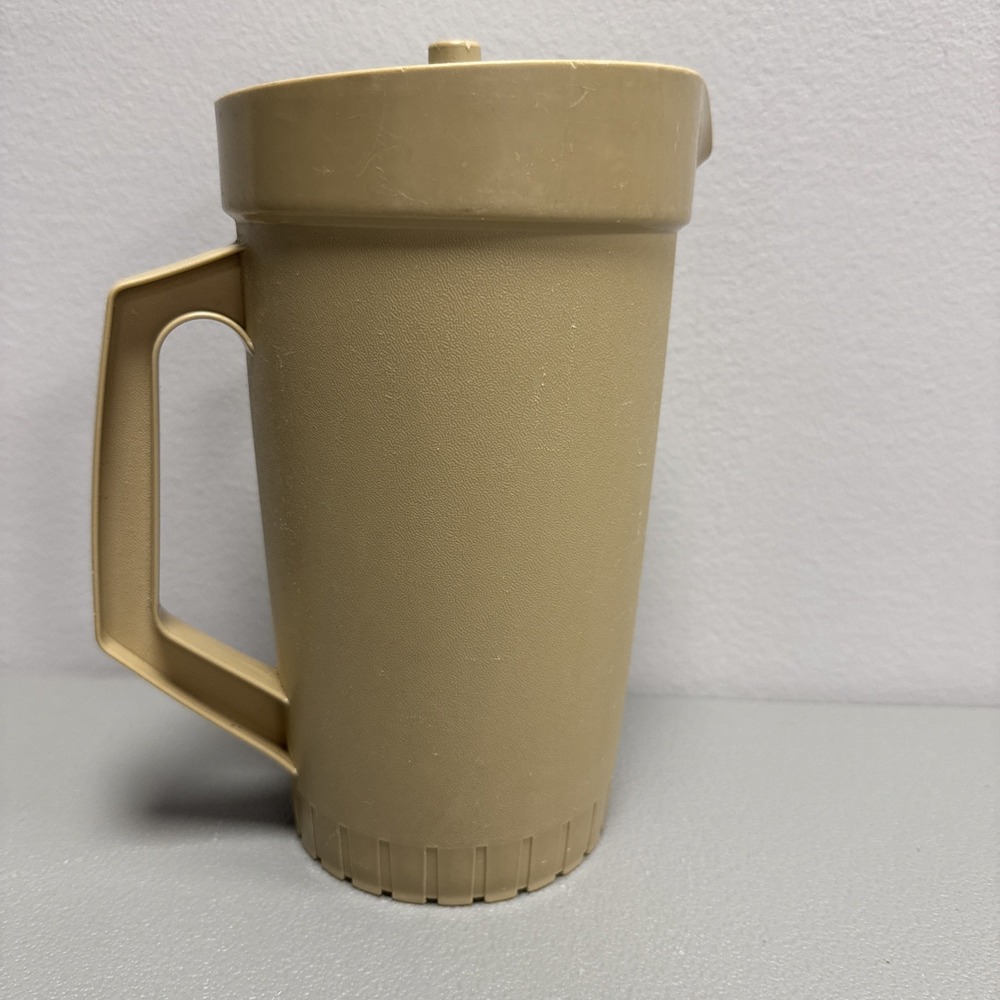 Tupperware Pitcher #800 Tan Beige‎ 2qt Vintage
